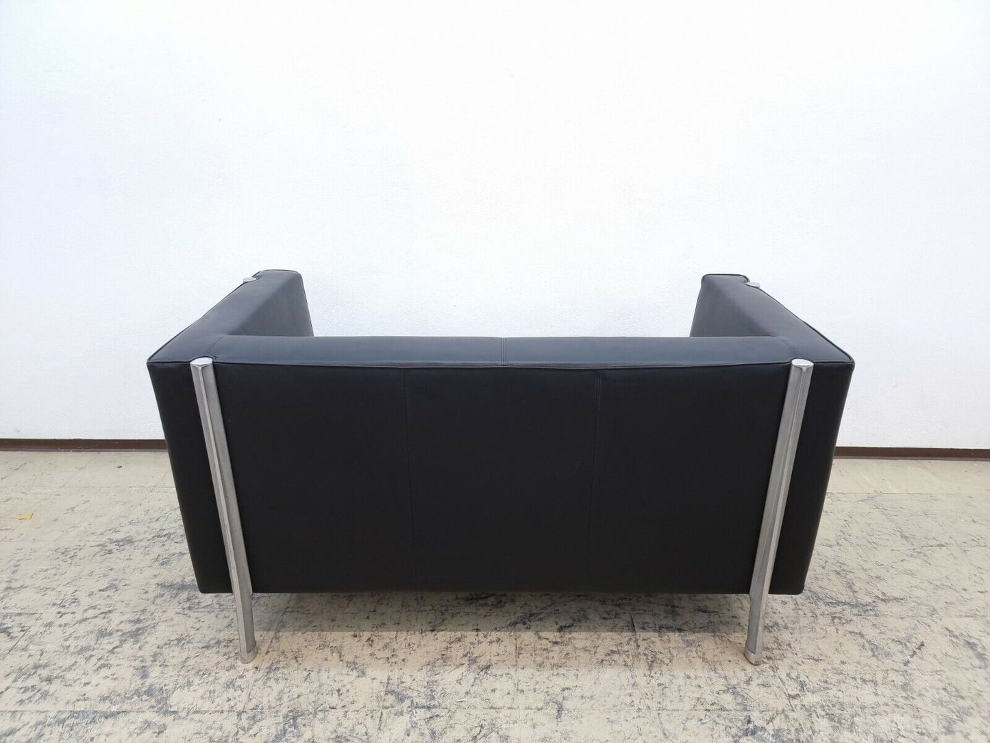 {{ product_title }} – {{ product_type }} von JS Furniture, Designer-Möbel gebraucht.