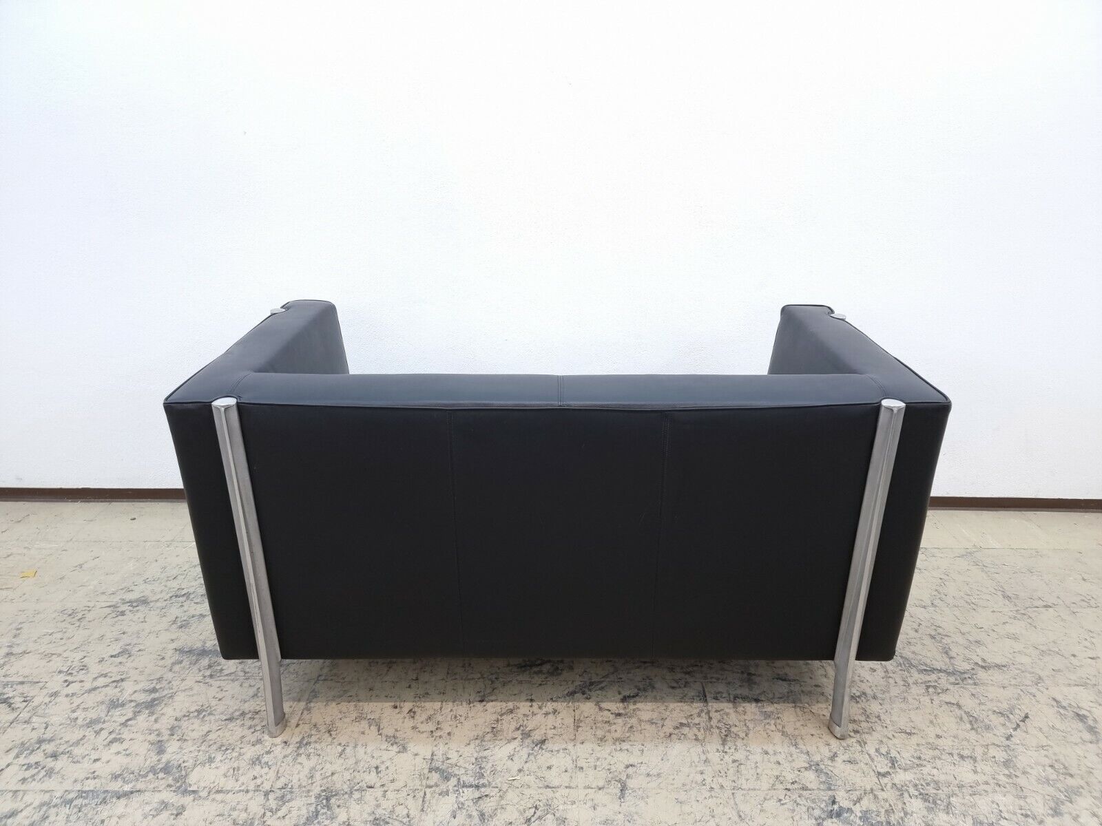 {{ product_title }} – {{ product_type }} von JS Furniture, Designer-Möbel gebraucht.