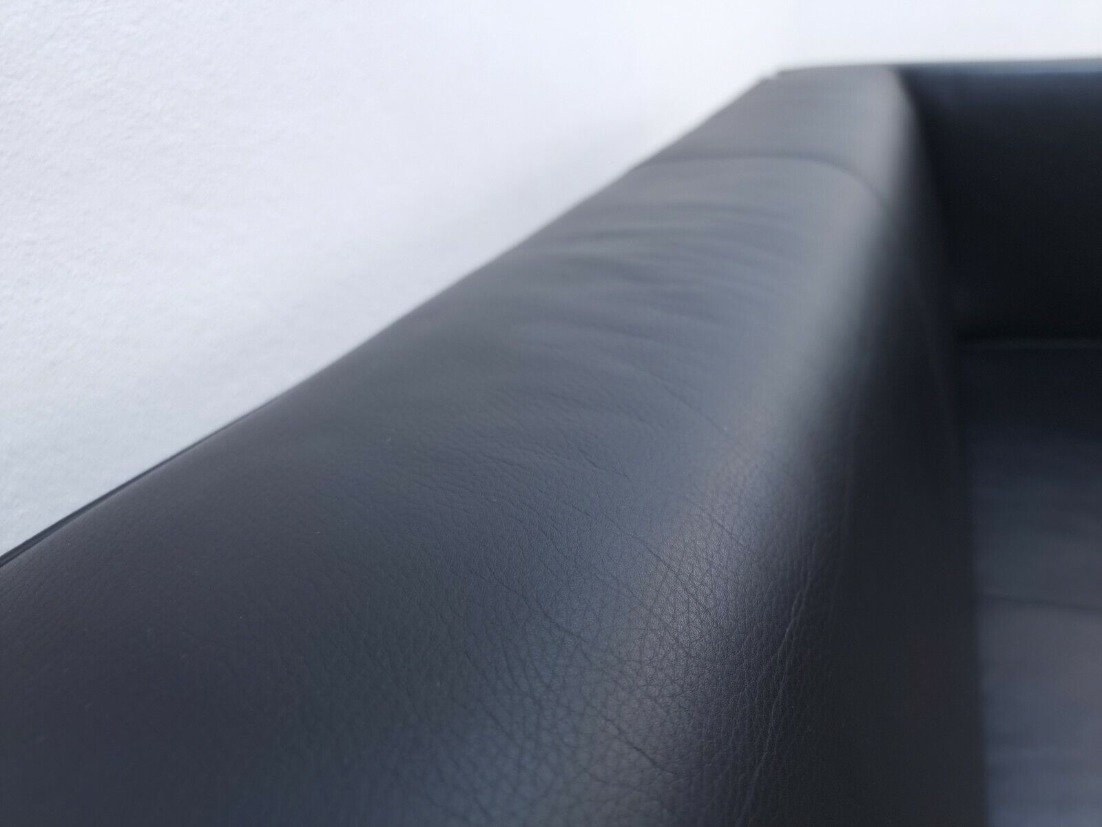 {{ product_title }} – {{ product_type }} von JS Furniture, Designer-Möbel gebraucht.