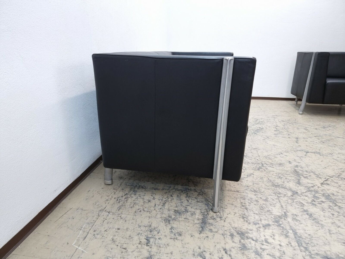 {{ product_title }} – {{ product_type }} von JS Furniture, Designer-Möbel gebraucht.