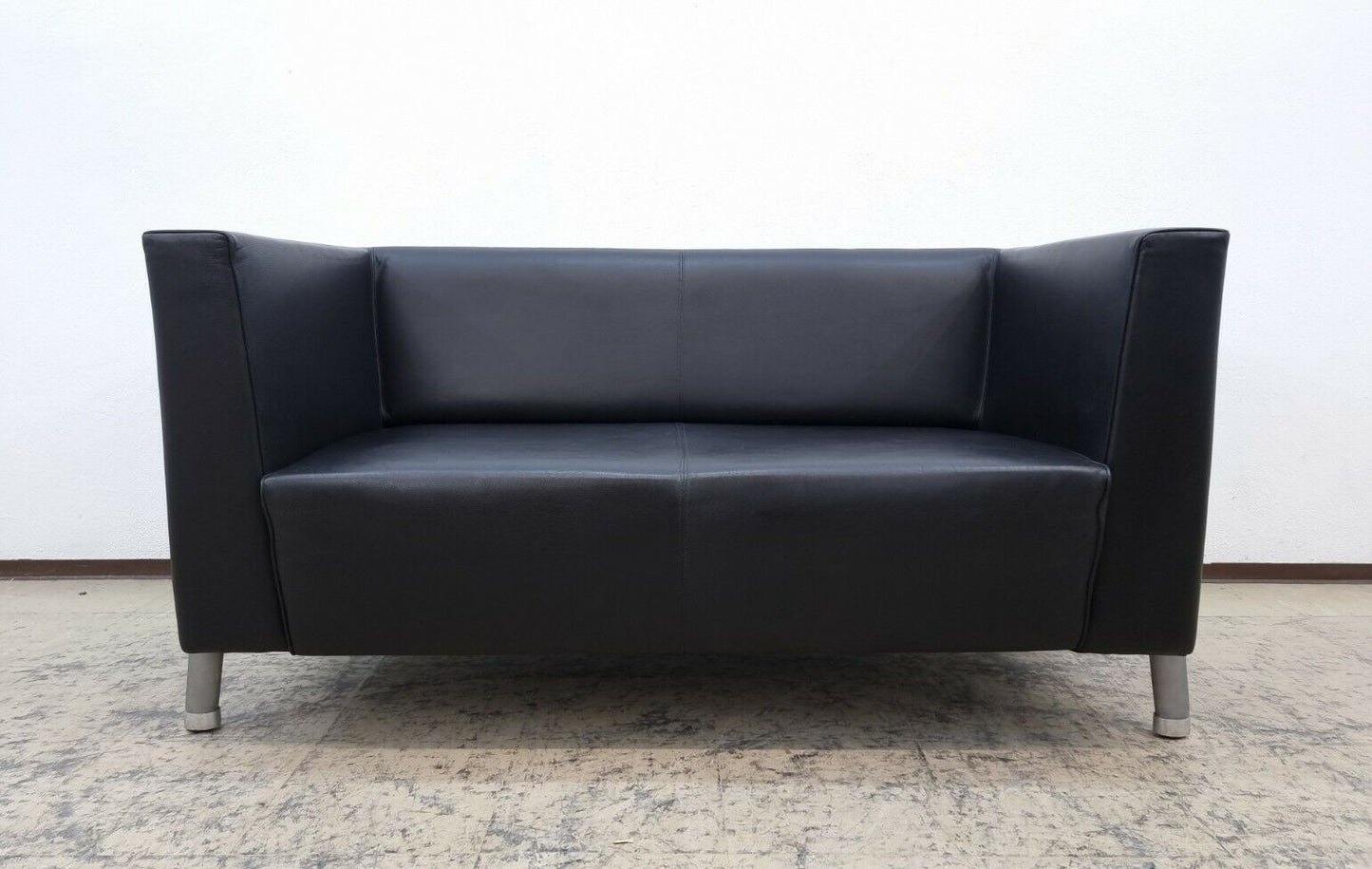 {{ product_title }} – {{ product_type }} von JS Furniture, Designer-Möbel gebraucht.