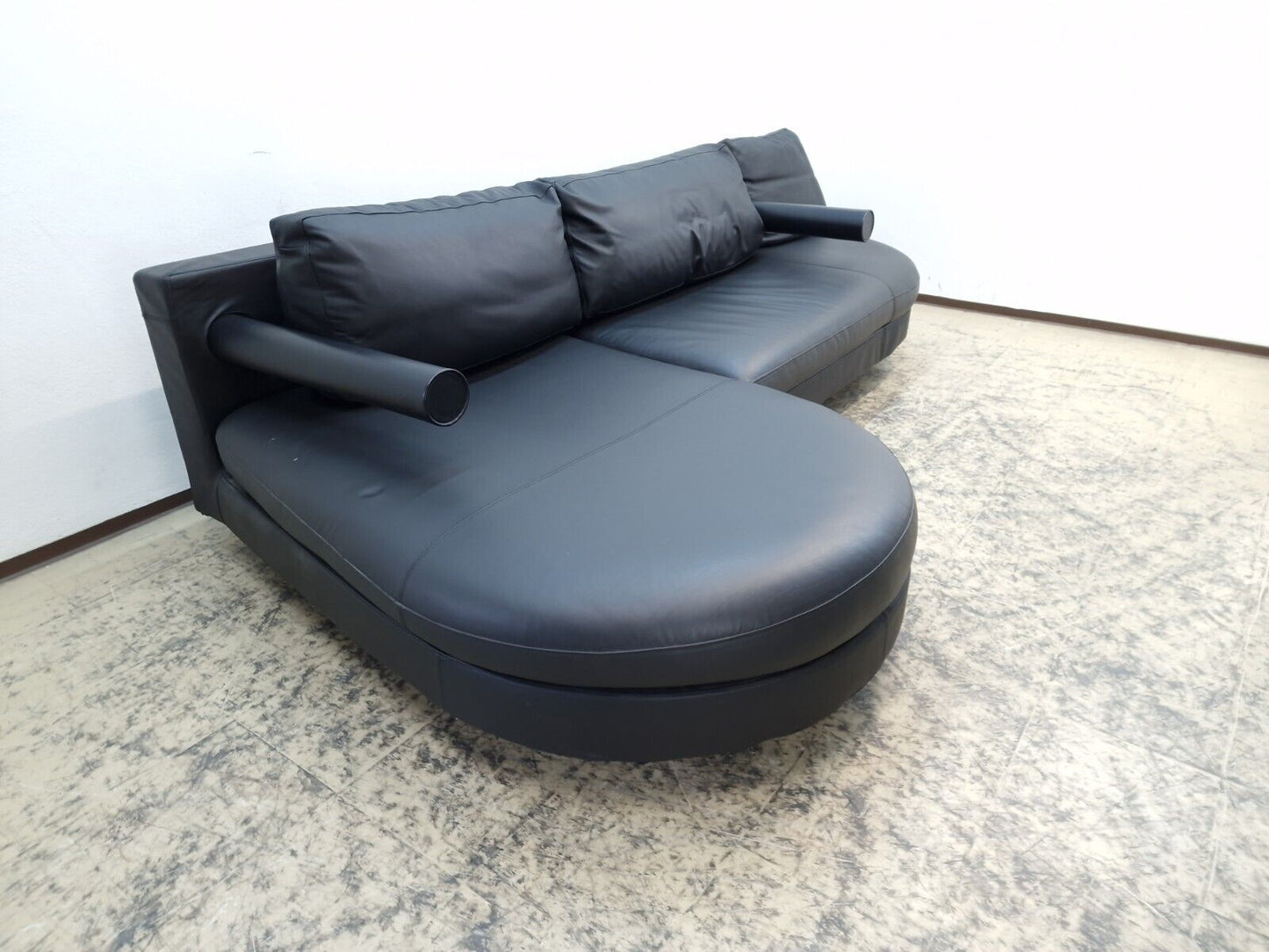 {{ product_title }} – {{ product_type }} von JS Furniture, Designer-Möbel gebraucht.