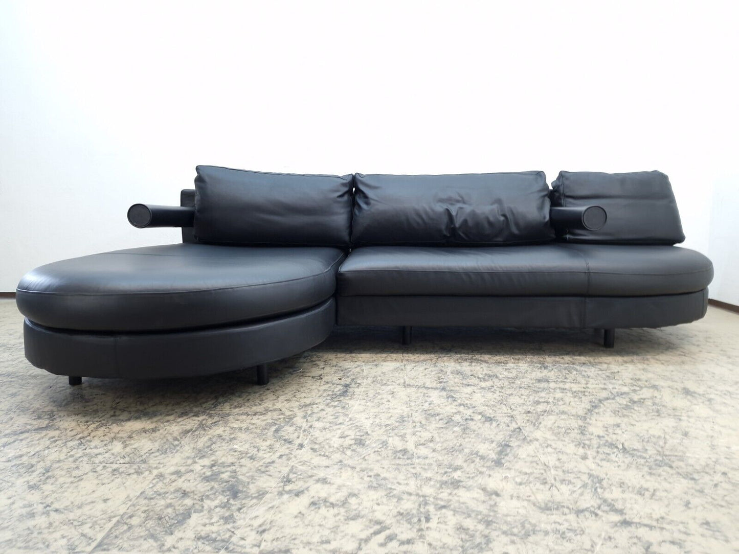 {{ product_title }} – {{ product_type }} von JS Furniture, Designer-Möbel gebraucht.