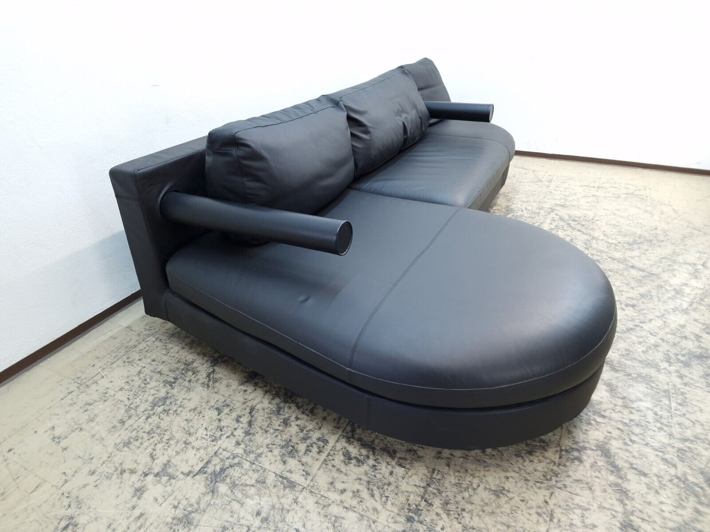 {{ product_title }} – {{ product_type }} von JS Furniture, Designer-Möbel gebraucht.