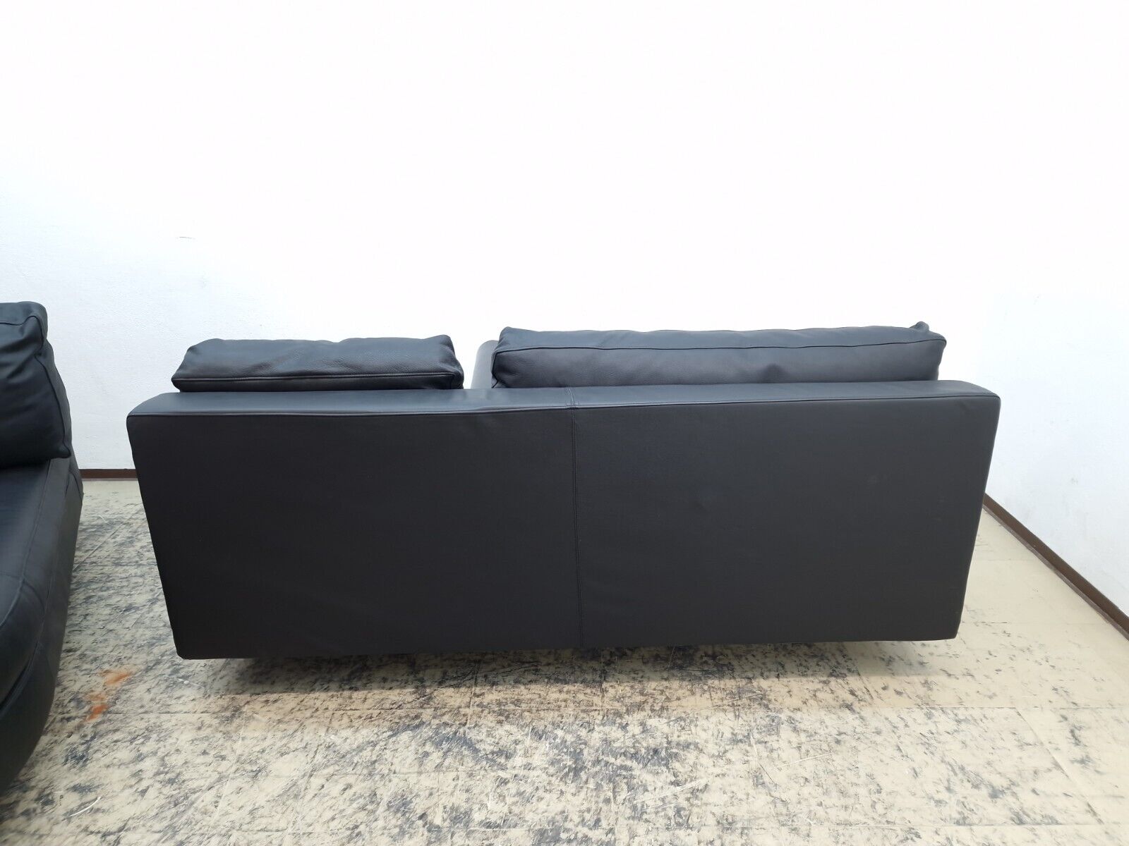 {{ product_title }} – {{ product_type }} von JS Furniture, Designer-Möbel gebraucht.