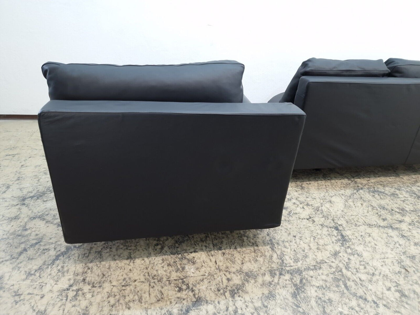 {{ product_title }} – {{ product_type }} von JS Furniture, Designer-Möbel gebraucht.