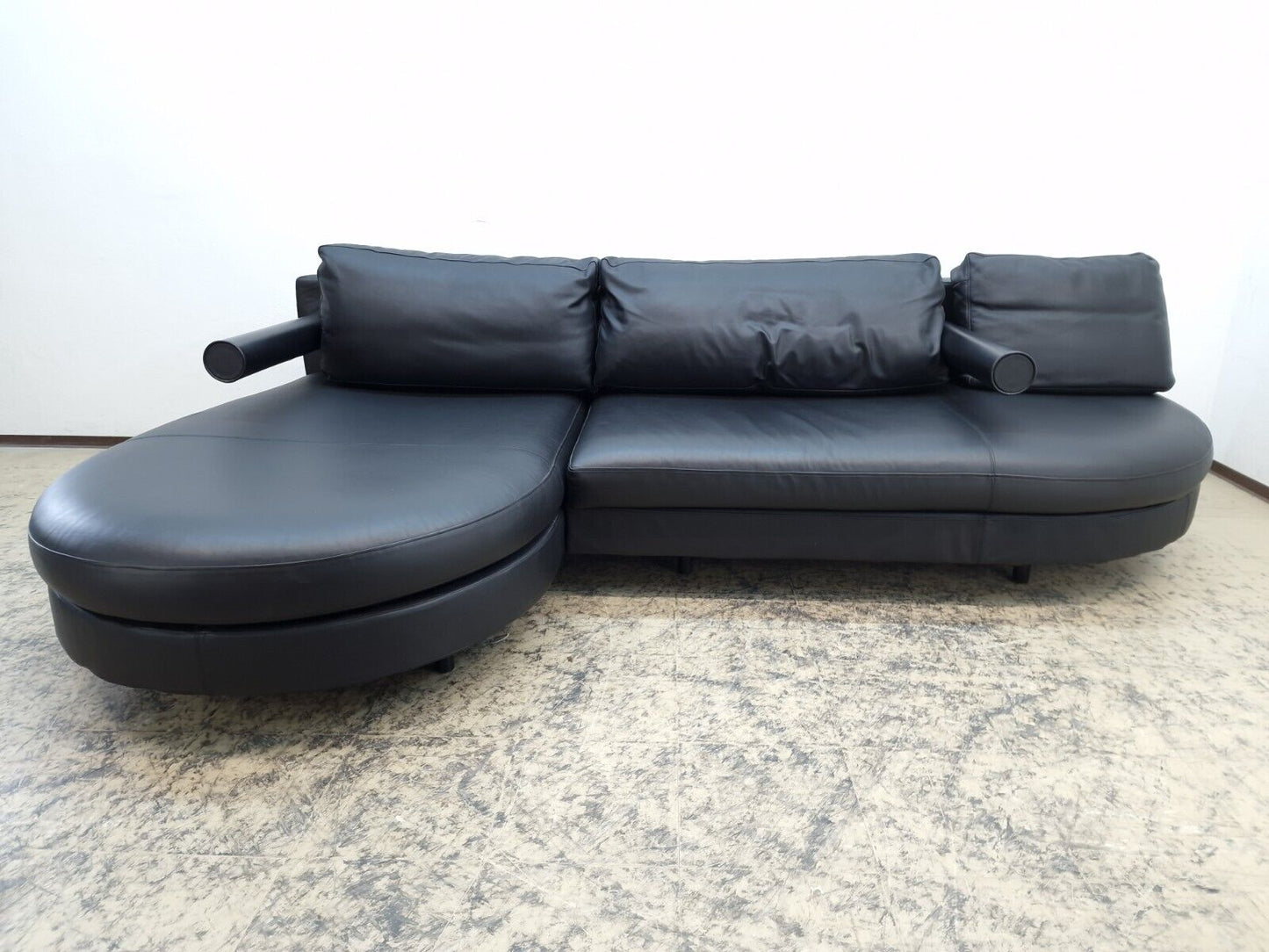 {{ product_title }} – {{ product_type }} von JS Furniture, Designer-Möbel gebraucht.