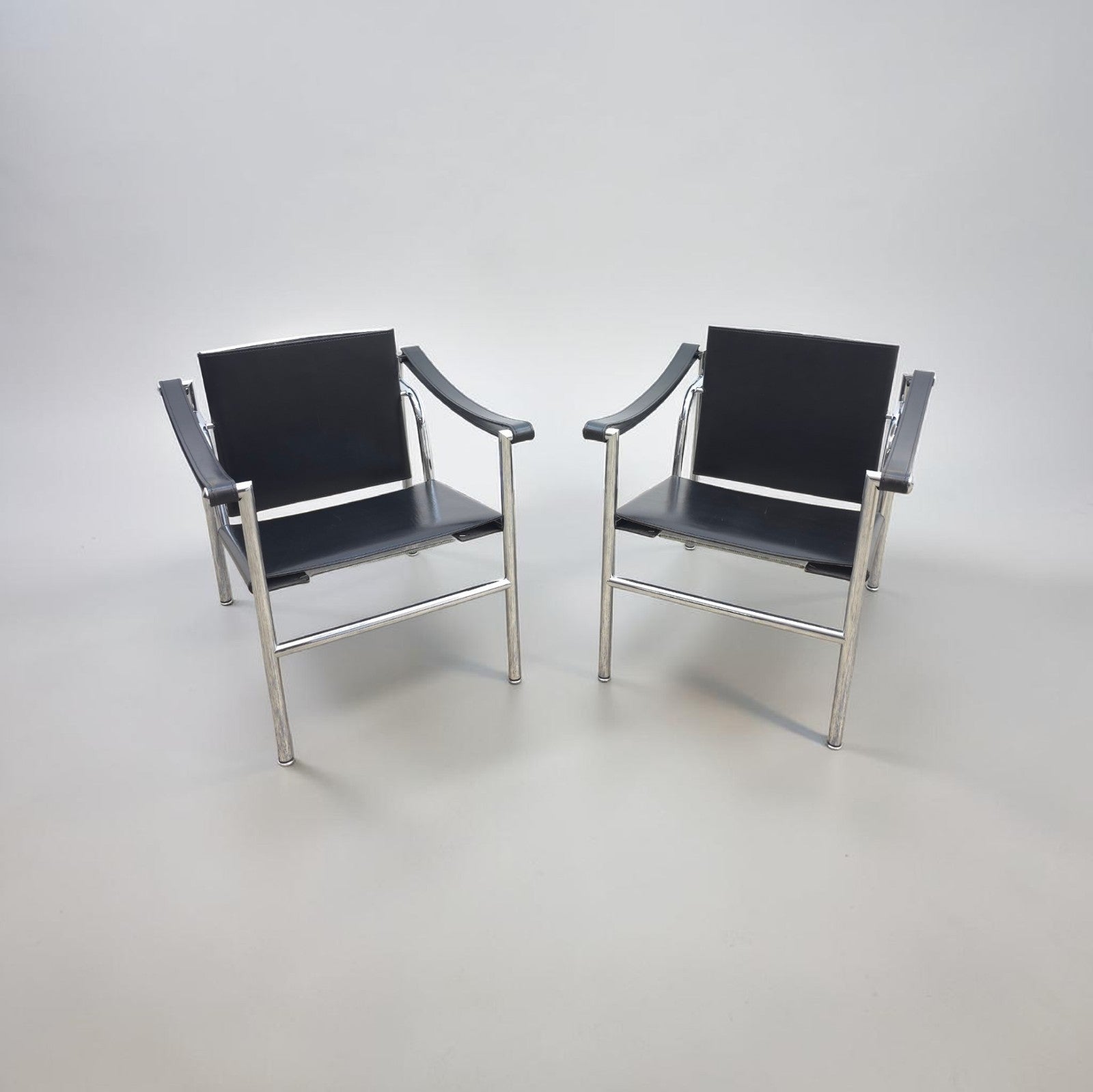 Cassina LC1 Sessel Set Le Corbusier Leder Schwarz-Cassina-JSFurniture