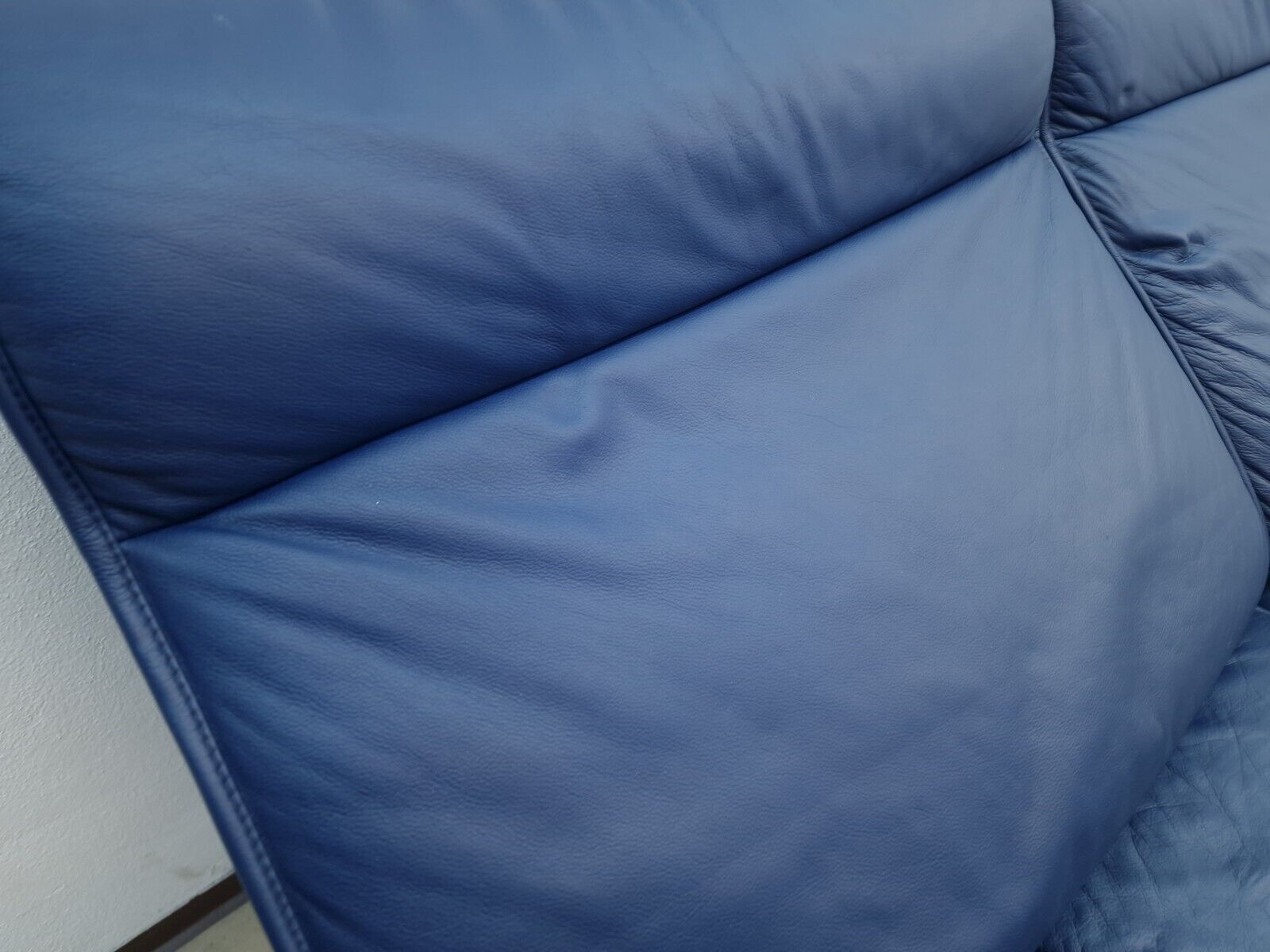 {{ product_title }} – {{ product_type }} von JS Furniture, Designer-Möbel gebraucht.